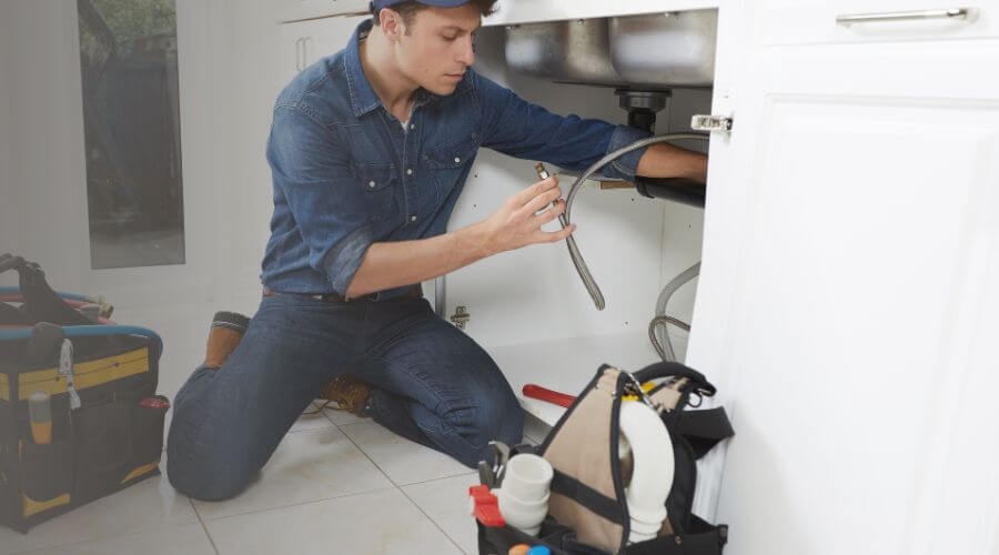 Expert burst pipe repair services in Mount Olive, IL